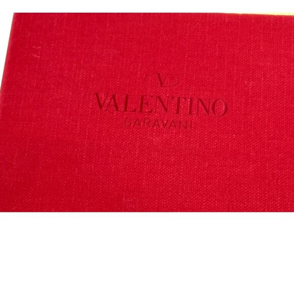 VALENTINO GARAVANI 8-Piece Goldtone Live Life Ring Set New in Box - Picture 2 of 12